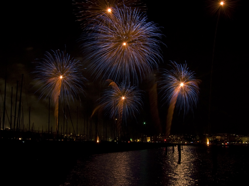 Feu d'artifice : lac de Genève (08/08/09) P1040030