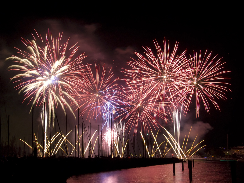 Feu d'artifice : lac de Genève (08/08/09) P1040082