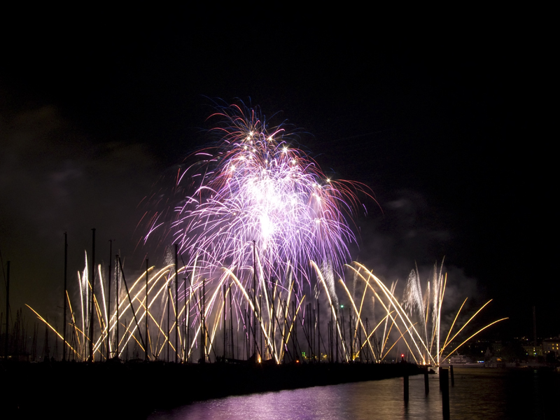 Feu d'artifice : lac de Genève (08/08/09) P1040084