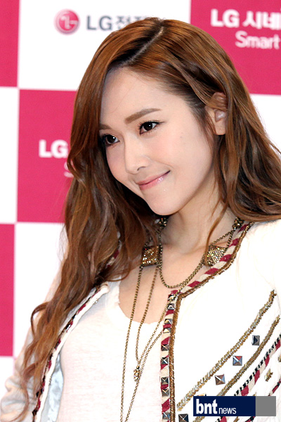 [PIC][15-11-2012]SNSD xuất hiện tại buổi fansign cho thương hiệu "LG" vào chiều nay 87eb928cfe2a31b85df1bc6652fc4b78