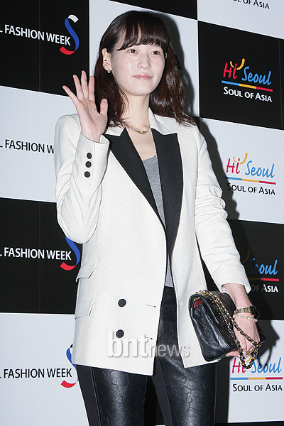 [23.10] Seoul Fashion Show ! 1dd0284df787c3a6b6cc095053112e44