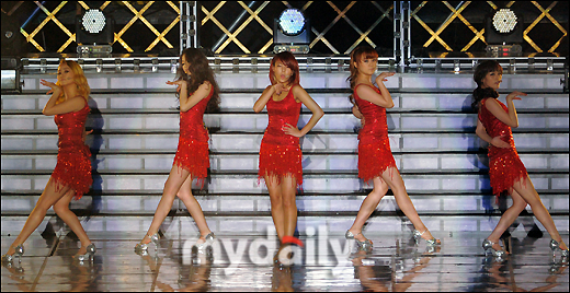 [صور] تحديث مستمر خاص بصور حفل الـ JYP Nation !! تحديث 1 , 2 , 3  201012242226471137_1