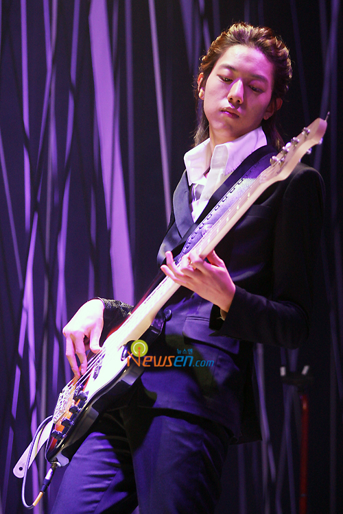 /★*--*[»»-»-(¯`v´¯)-»*** ]º°(¯`(Lee Jung Shin)´¯)[«-(¯`v´¯)-«-«« ]★*--*★ 201001141629391002_1