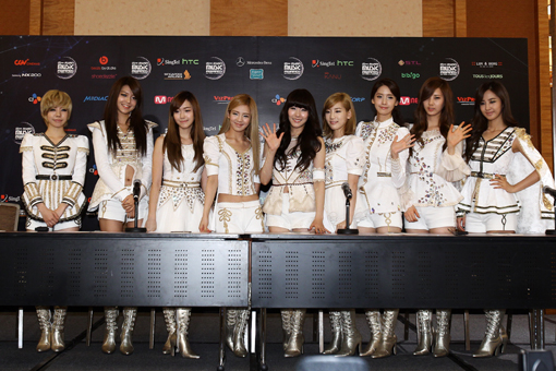 [NEWS][30.11.11] Girls' Generation mong muốn có 1 tour diễn vòng quanh thế giới 42242110.2