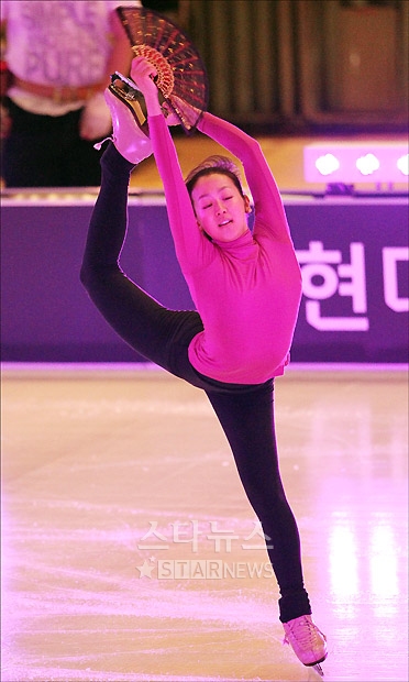 2010 Medalist on Ice Korea Tn_1275636724_1372359477_0