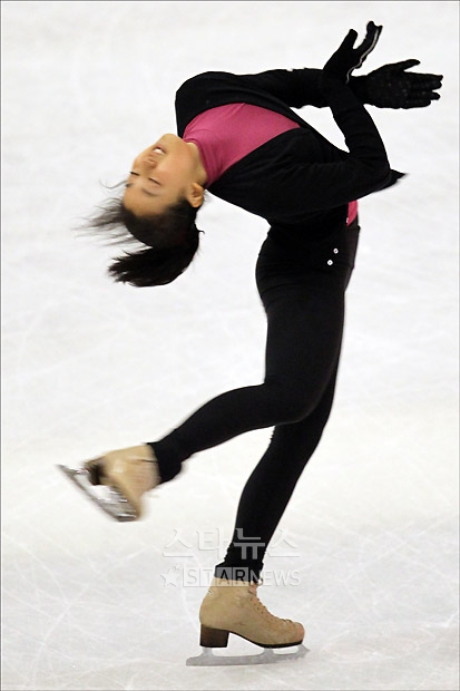 2010 Medalist on Ice Korea Tn_1275636724_1372716925_0