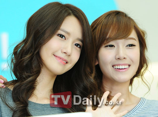 [PIC+GIF][23-1-2011] »-{♥}-»ღ°•(¯`·._.· YoonSic Fam ·._.·´¯)•ღ°»-{♥}-» °l||l° Sexy and Sweet °l||l° - Page 4 1317095584_208998