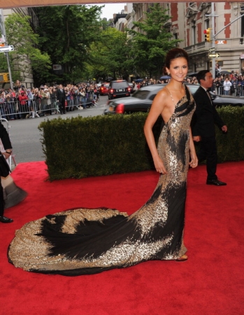 Nina at Costume Institute Gala Normal_004