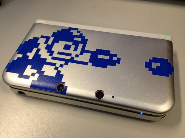 Topic des news - Page 2 Mega_man_3ds_case-1