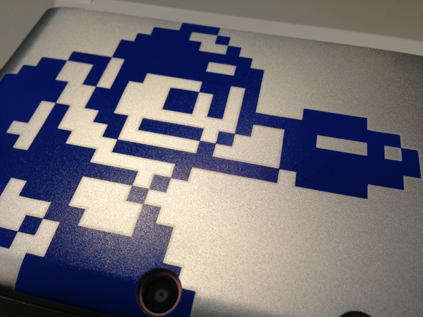 Topic des news - Page 2 Mega_man_3ds_case-3