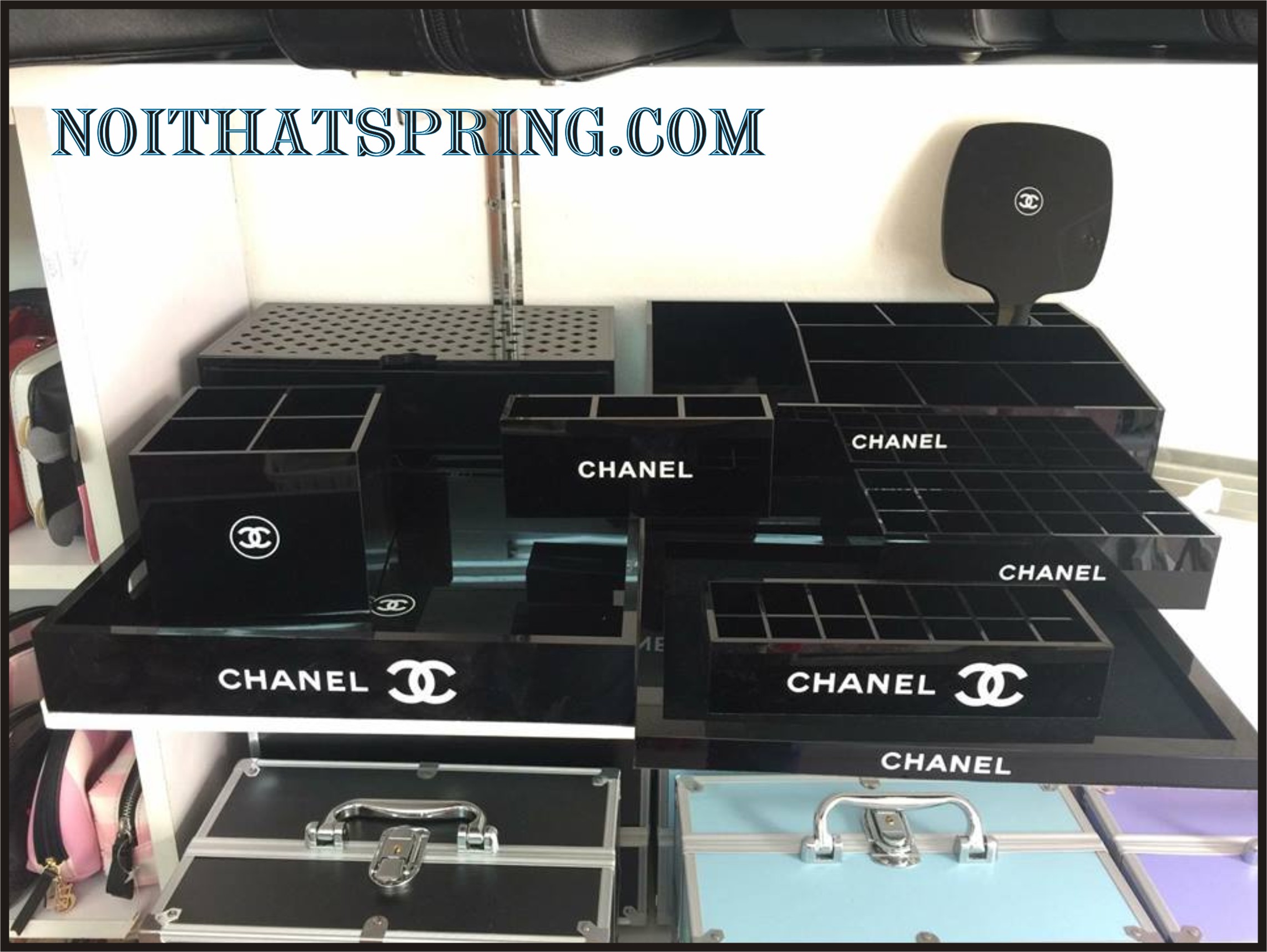 Khay Son Chanel, Hộp Chanel Đựng Mỹ Phẩm, Kệ Trang Điểm Chanel cao cấp - sang trọng - giá rẻ Ke%20my%20pham1