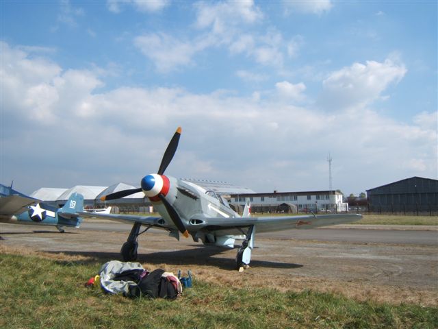 UN Yak3 en France MEETINGRENNESEXPONN2007001