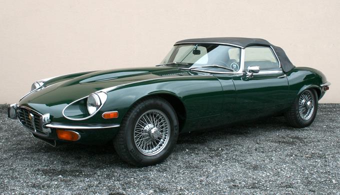 Jaguar inaugura oficina exclusiva para clássicos Jaguar-e-type-12