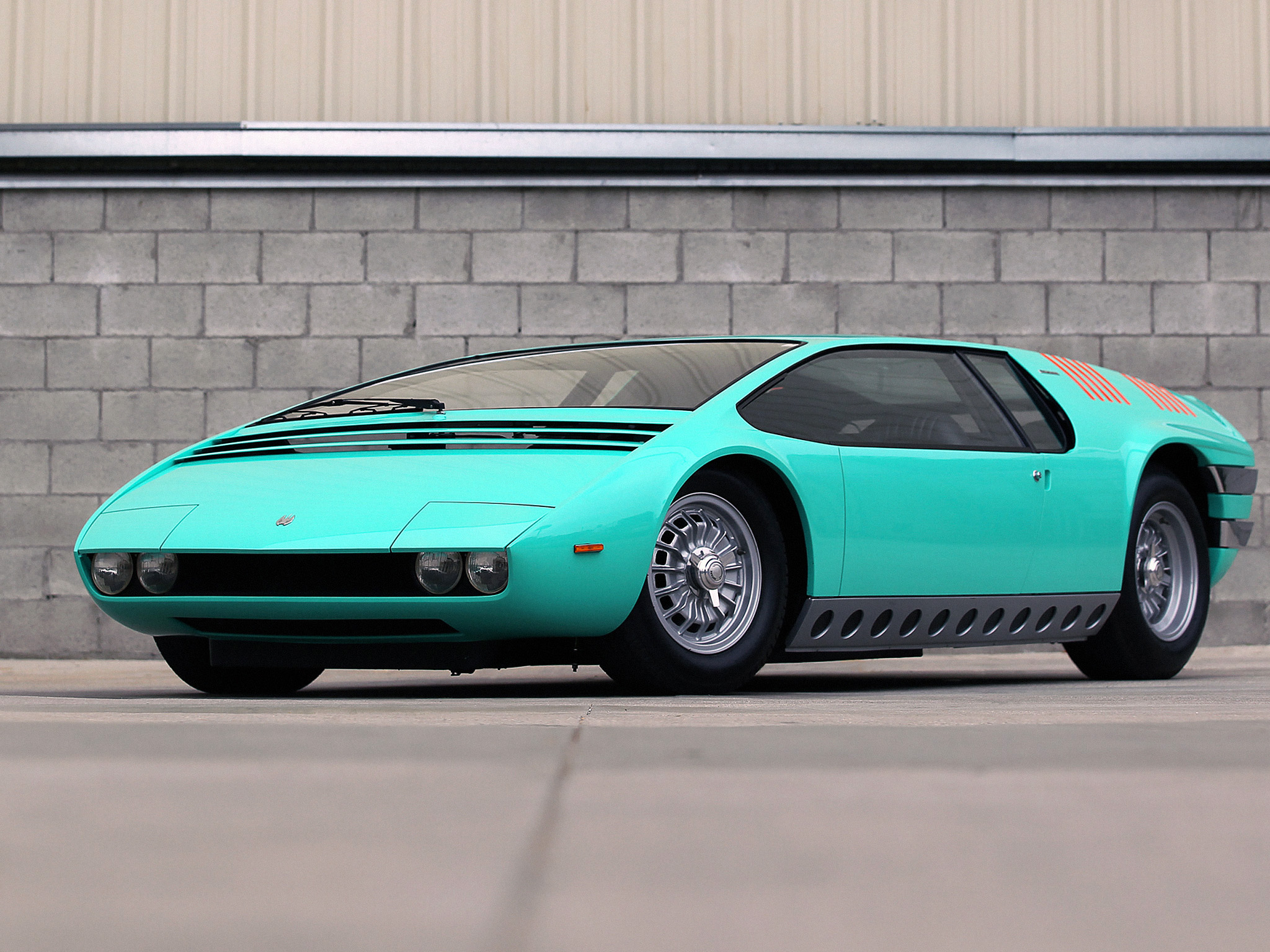 Bizzarrini Manta: el deportivo para tres personas Bizzarrini_manta_18