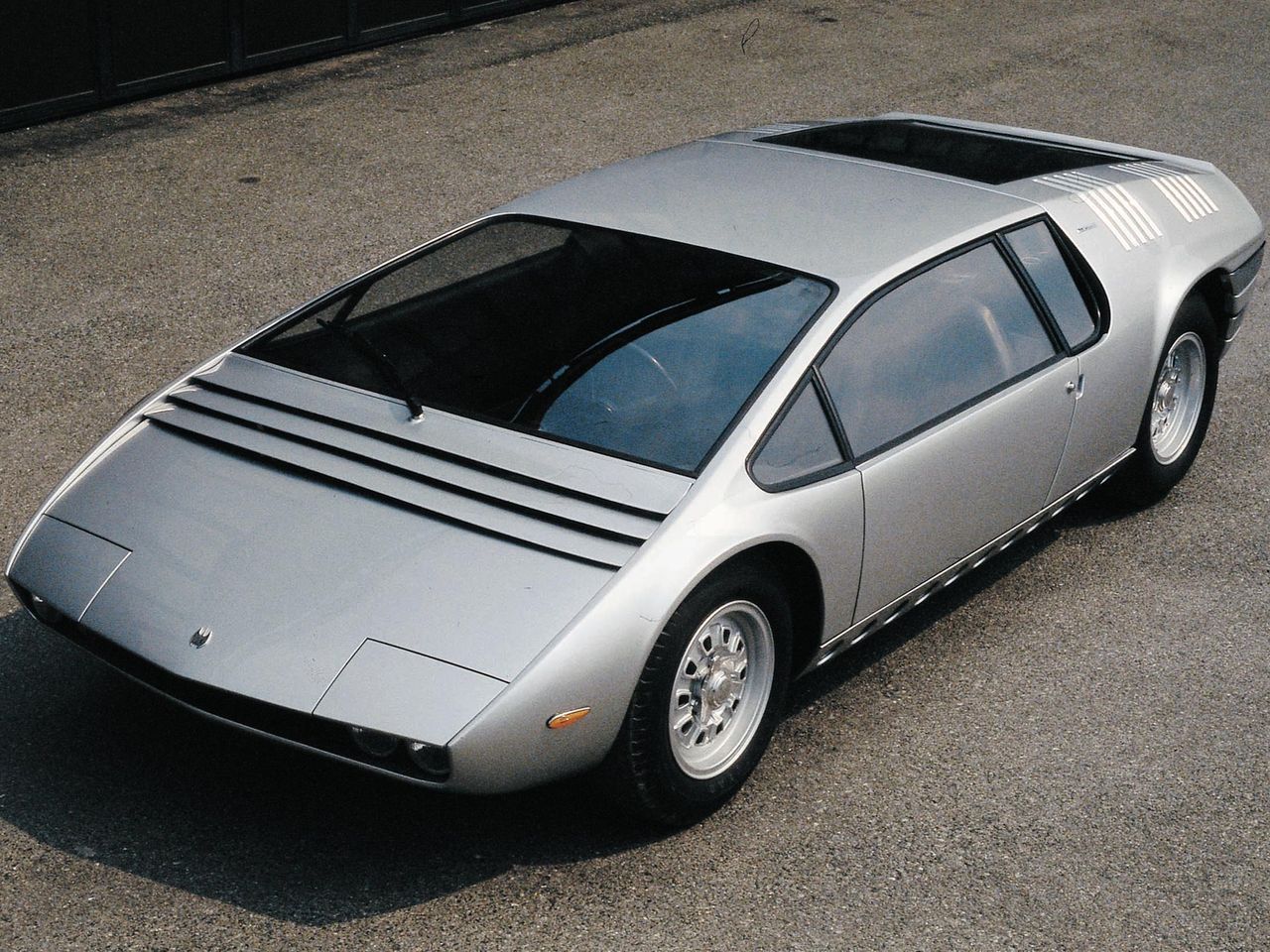 Bizzarrini Manta: el deportivo para tres personas Bizzarrini_manta_2