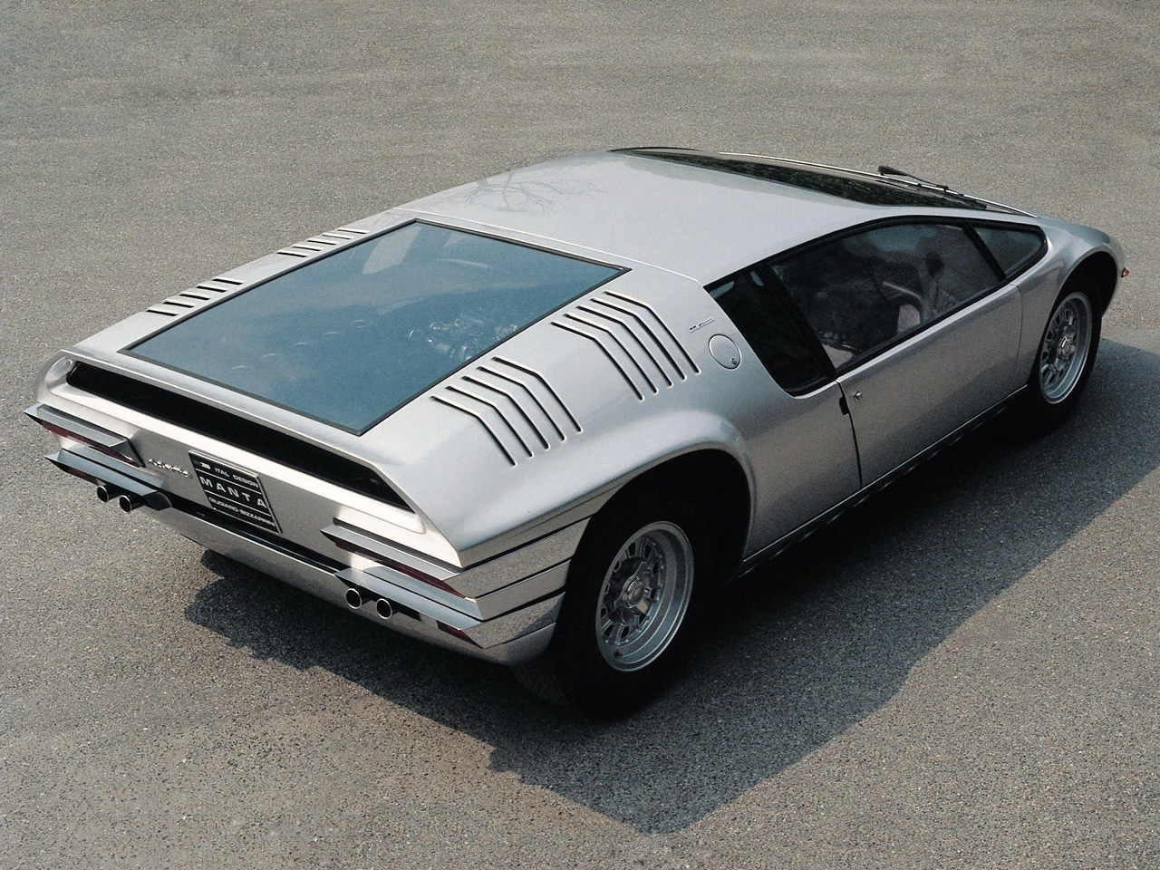 Bizzarrini Manta: el deportivo para tres personas Bizzarrini_manta_3