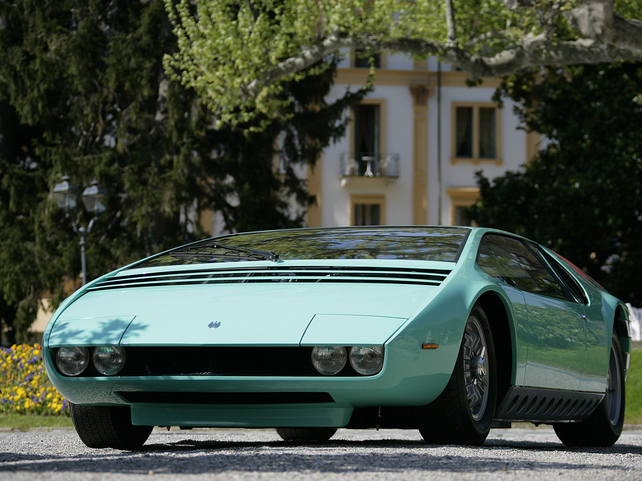 Bizzarrini Manta: el deportivo para tres personas Bizzarrini_manta_61