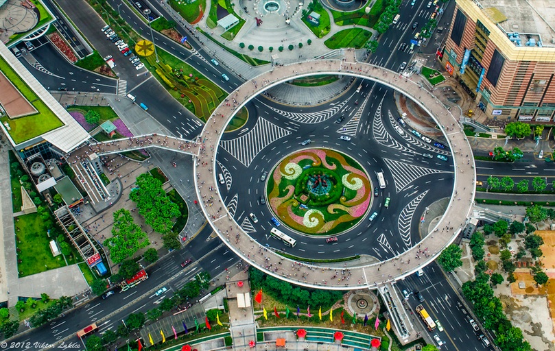 La rotonda peatonal elevada de Shanghai Rotondas