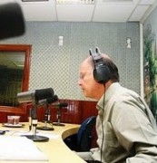 Edir Macedo dá “banana” a quem não concorda que Ana Paula Valadão é endemoniada e “manifestações do Espírito Santo” são do diabo Edir-macedo-radio-173x180