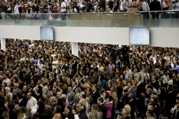 “Vai construir igreja assim no inferno”, diz Eduardo Paes ao pastor Silas Malafaia, durante inauguração do nova sede da Assembleia de Deus Vitória em Cristo ADVEC3-600x398