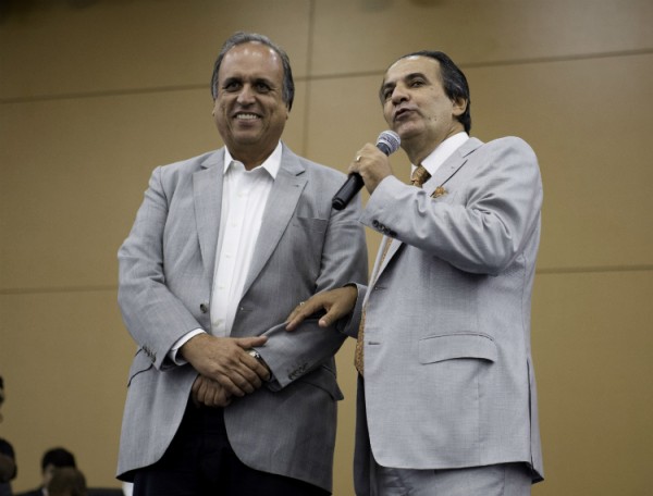 “Vai construir igreja assim no inferno”, diz Eduardo Paes ao pastor Silas Malafaia, durante inauguração do nova sede da Assembleia de Deus Vitória em Cristo ADVEC7-600x456