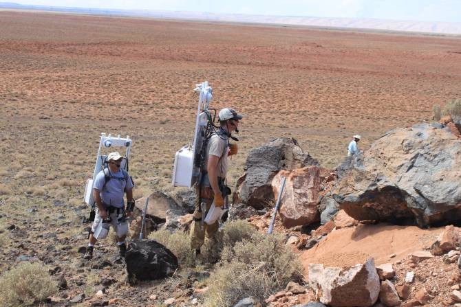 Simulaciones a bordo de un asteroide Img_4424