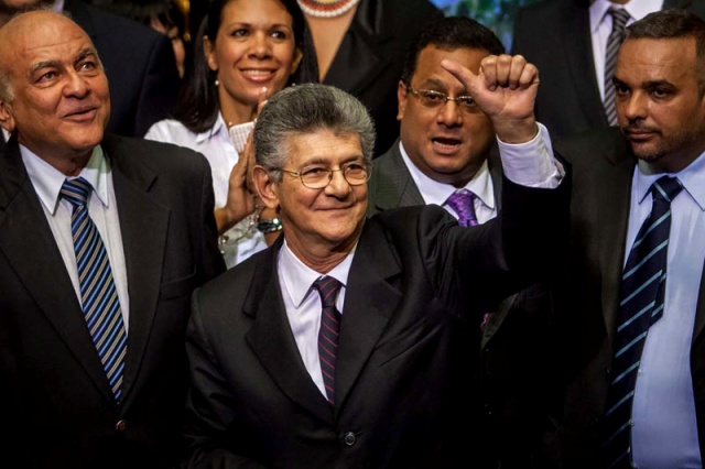 NOTICIA DE VENEZUELA  - Página 34 Henry-Ramos-Allup-en-Asamblea-Nacional-AN