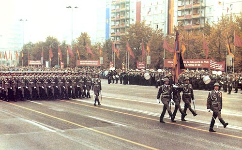 Deutsche Demokratishe Republik - Nationale Volksarmee Parade3