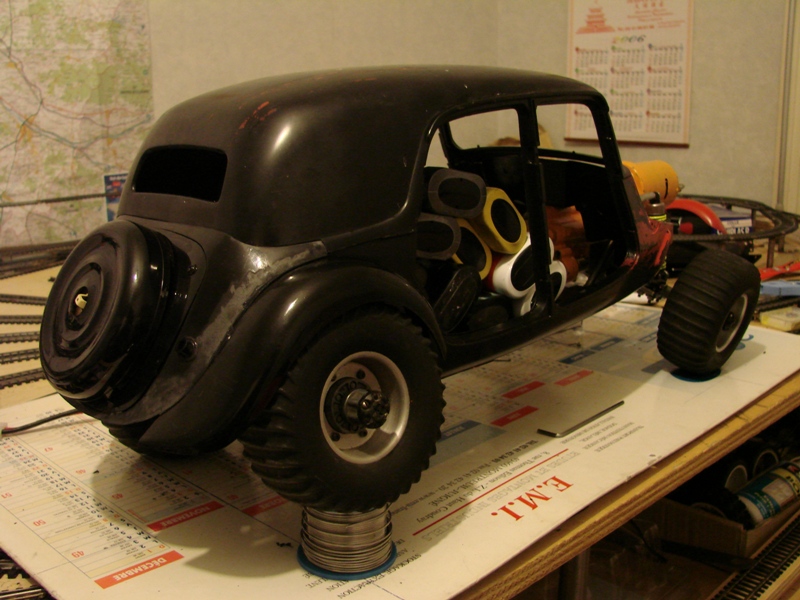 Tamiya blasing Blazer Bruiser - Citroen Traction 15/6 Heller - 1948 072