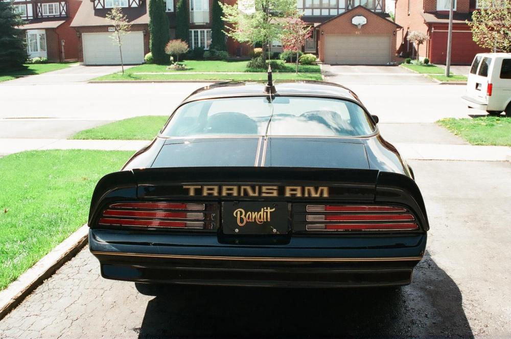 La T/A de "Smokey And The Bandit" est a vendre. Burt-reynolds-trans-am-003-1