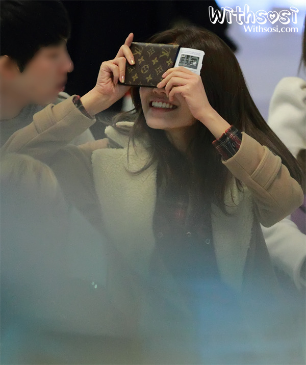 Choi Sooyoung ♔ Airports.   Aawln4u9