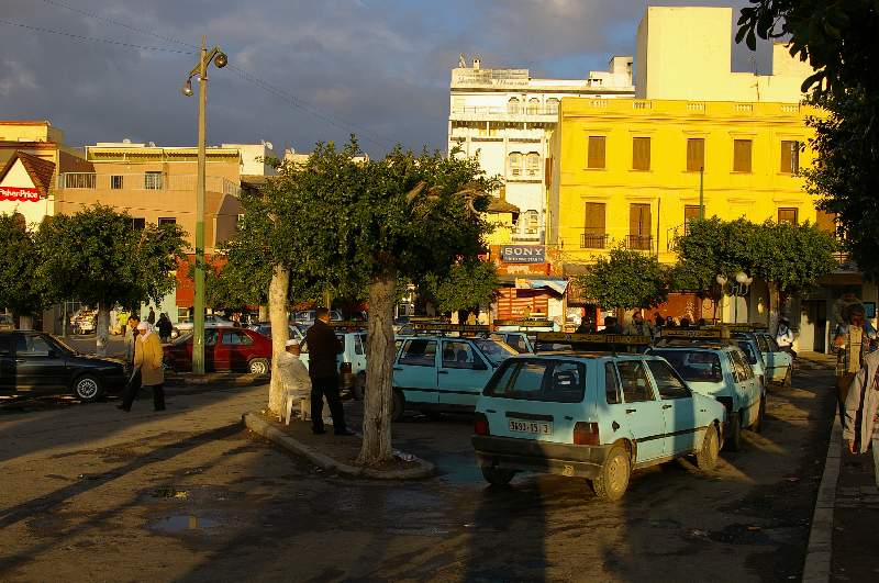 Meknès, la ville Nouvelle 4 - Page 37 Imgp6903