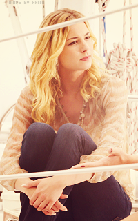 Emily VanCamp Avemilyvancamp18