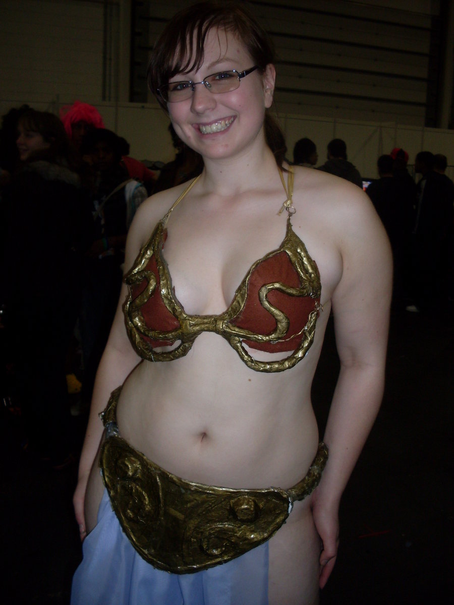 Sans commentaire... Princess-Leia-Cosplay-18