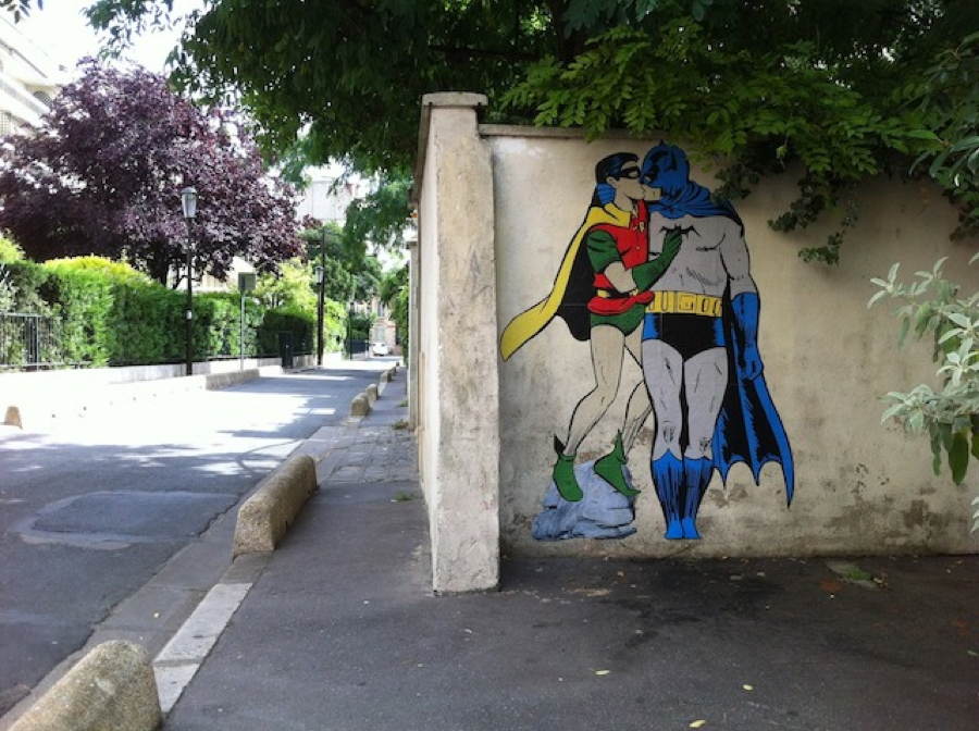Arte callejero Street-art-2013-kissing-heroes