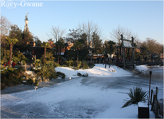 disneyland neige - Vos photos de Disneyland Paris sous la neige ! - Page 8 10janvier