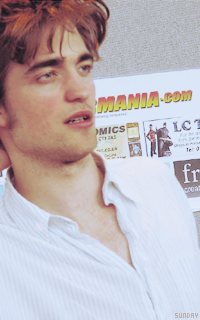 Robert Pattinson (L) Ht8zdi