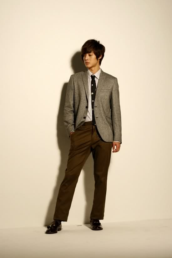 kim hyun joong en mvo sesion fotografica cute cute cute..!! Rr6u7n