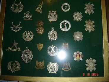 insignes et coiffes des régiments Ecossais 1ql4rt
