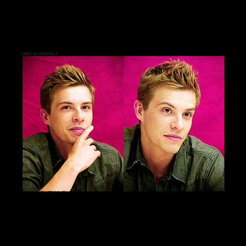 Réserve avatars Xavier Samuel 2enov4m