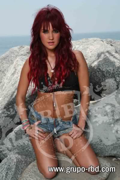 Dulce Maria - Page 3 2ih88qs