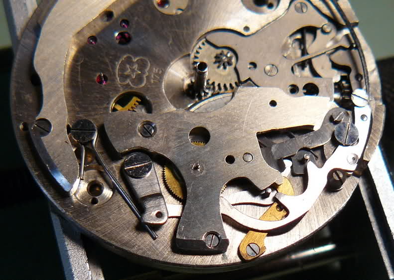 Chronographe Breitling Premier 1946 venus 175 3 compteurs 2ephhe1