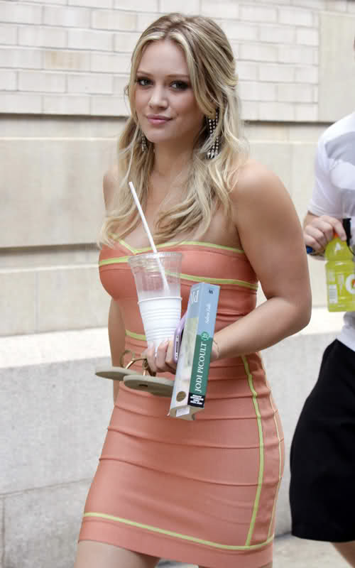 Hilary Duff En El Set De Gossip Girl 2u60gw3