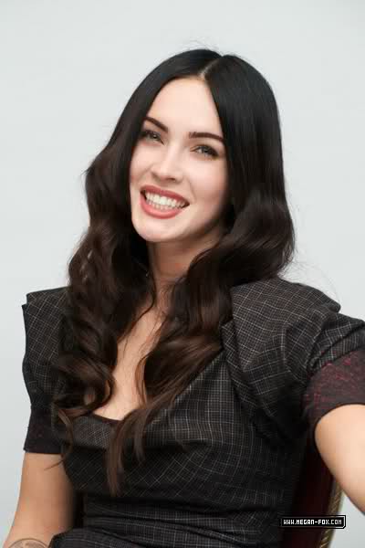 Megan Fox (Transformers) - Página 18 Sn188w