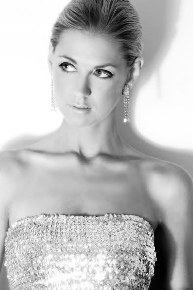 MICHELLE THIESSEN-ANOTHER FAVOURITE FOR THE MISS BELGIUM CROWN 16jr09y