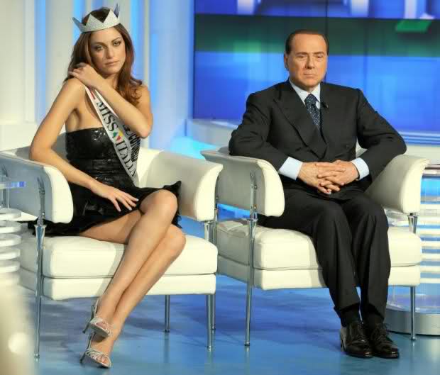 MIRIAM LEONE: Miss Italia 2008 2v1w904