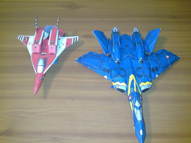 Papercraft de Macross.... 2h3ve5w