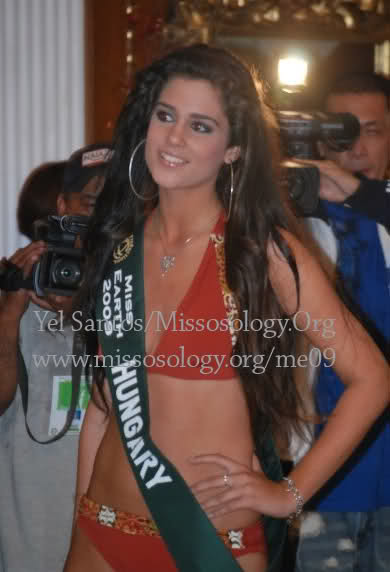 Miss Hungary Earth 2009: Korinna Kocsis - Page 2 2qwhcer