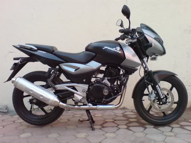 Pulsar 200 Gris/Negro 2mpzh42