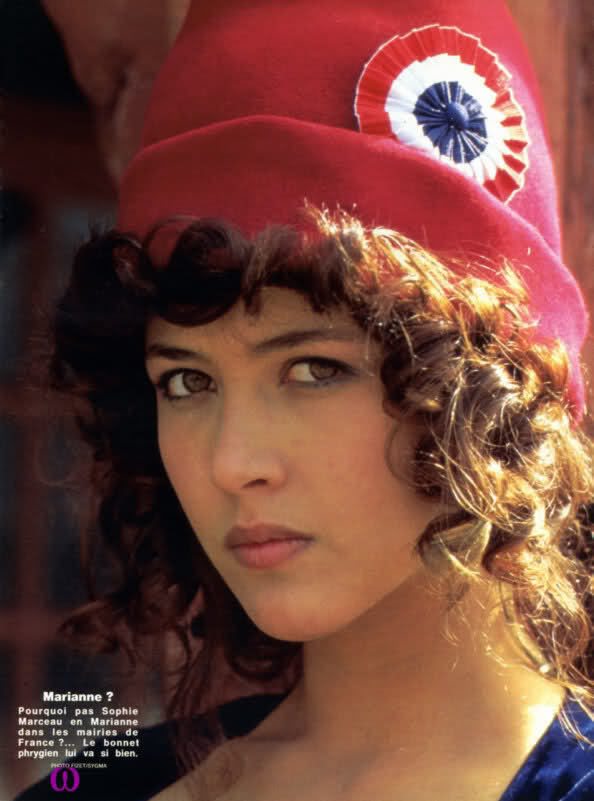 Sophie Marceau - Page 2 Dgs044